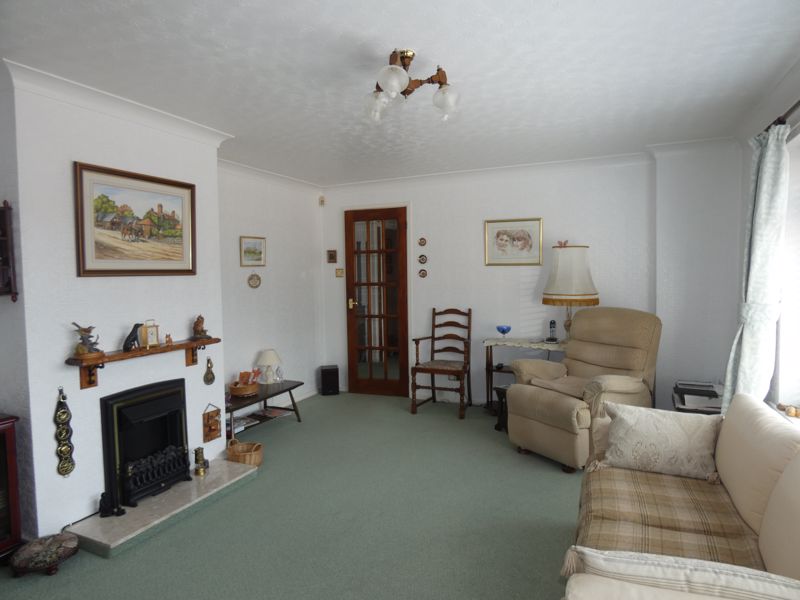 Lounge- click for photo gallery